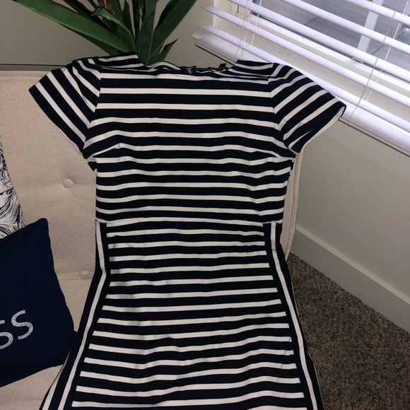 Navy and white structured stripped dress - Picture 2 of 3